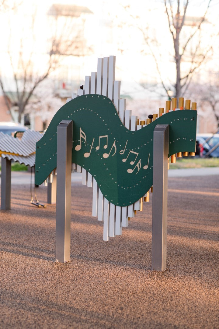 Swirl instrument in a park